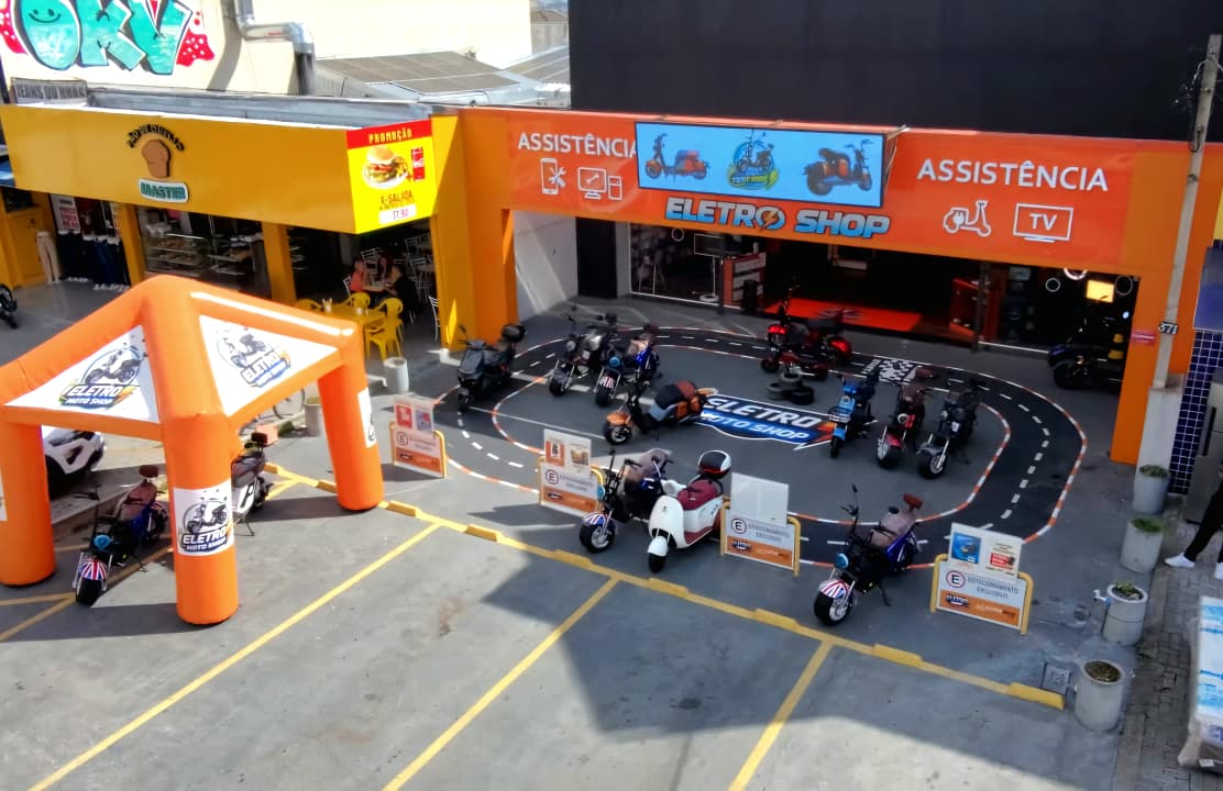 Fachada da Eletro Moto Shop em Pinhais
